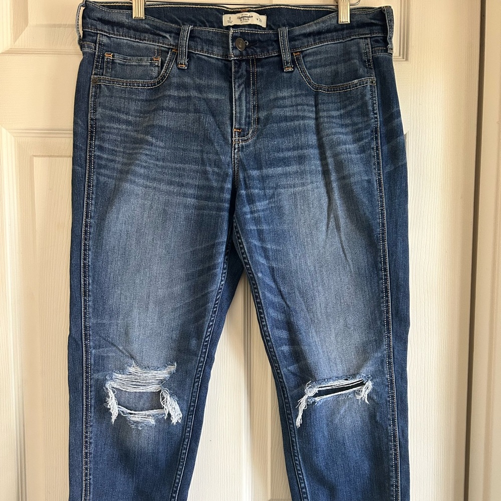 ABERCROMBIE & FIT BOYFRIEND JEANS
